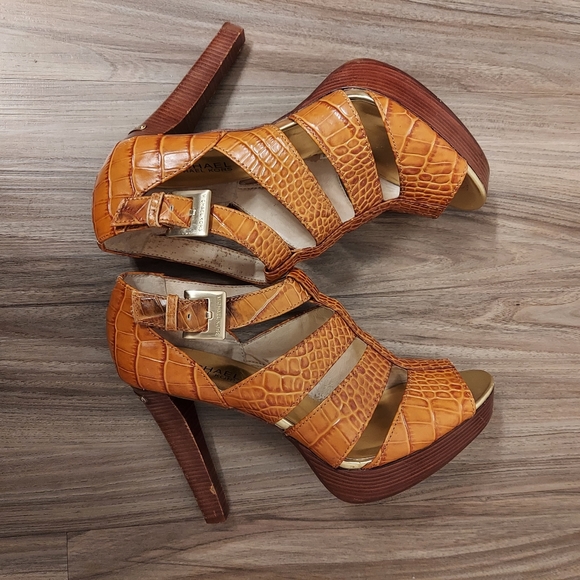 Michael kors Camden platform heels - Picture 4 of 10